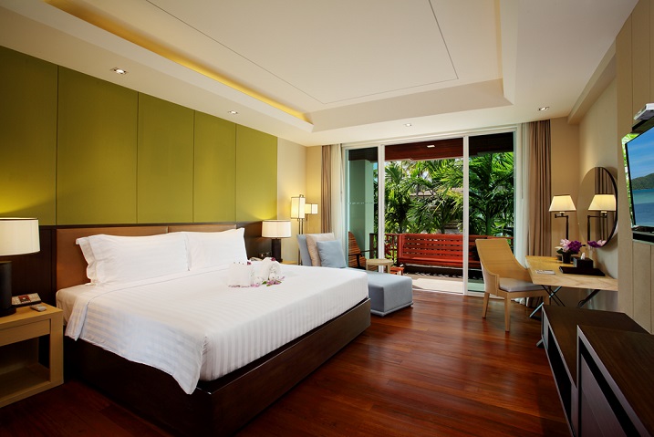 010 Premier Pool View.jpg
