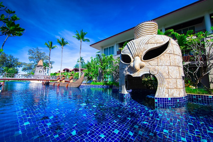 001 Pool.jpg