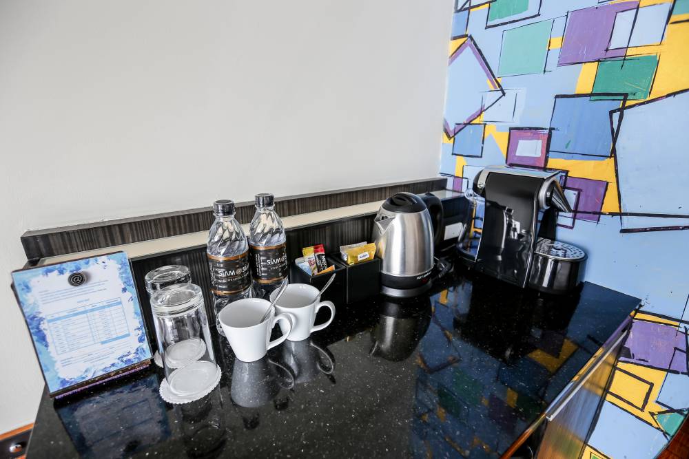 Biz-Class-Amenities-1.jpg