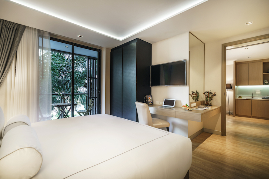 akyra_sukhumvit_junior_suite_bedroom.jpg