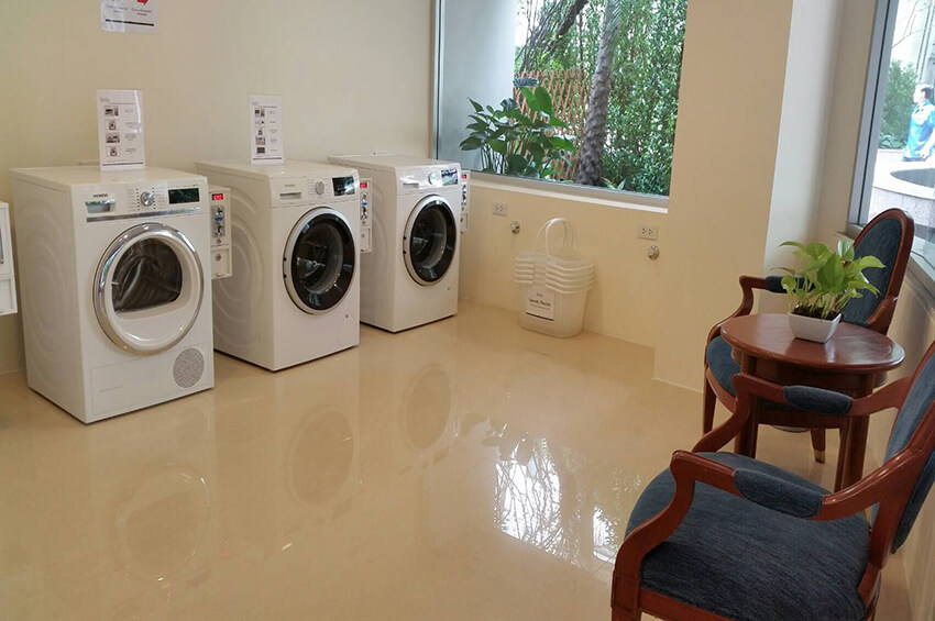 Sukhumvit-Coin_Operated_Launderette-on_G_Floor.jpg