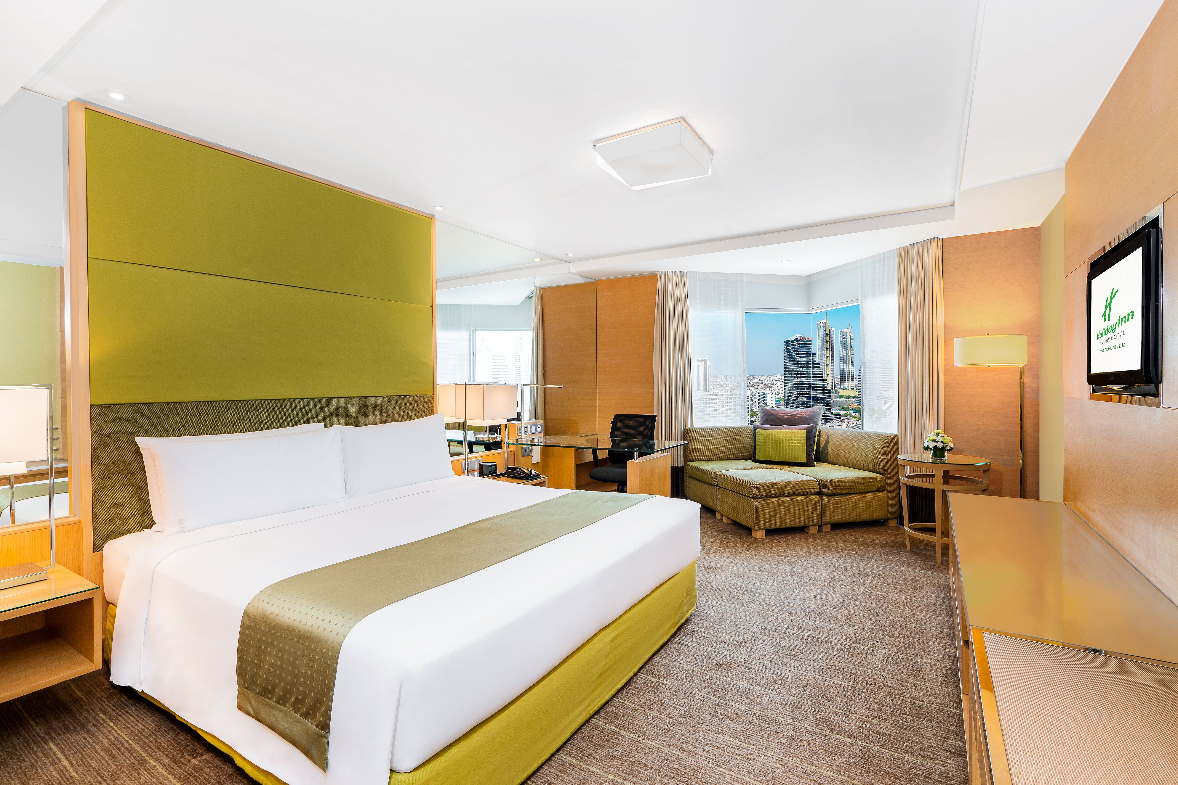 Premier King Room_Green.jpg