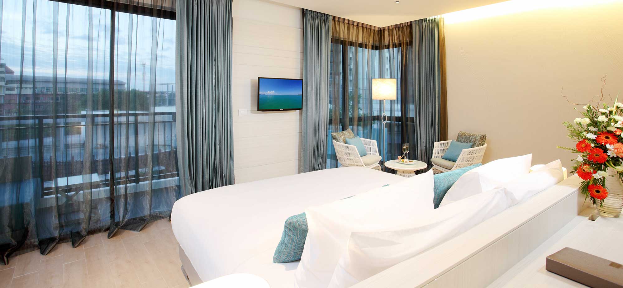 pattaya-03-centra-premium-01-2000x925.jpg