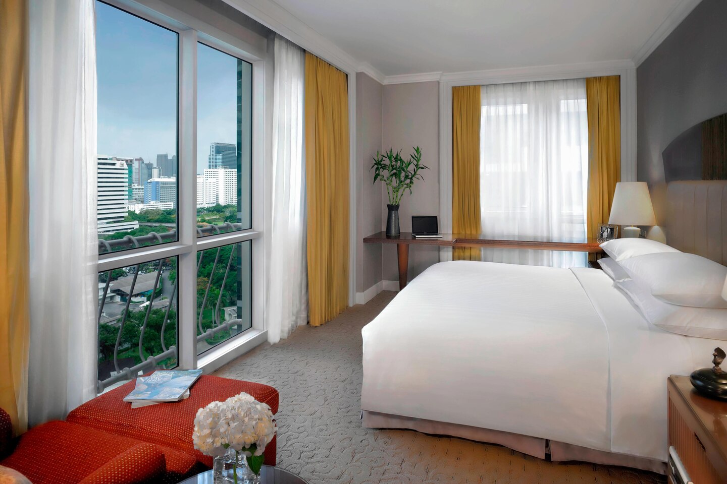 bkker-suite-0090-hor-clsc.jpg